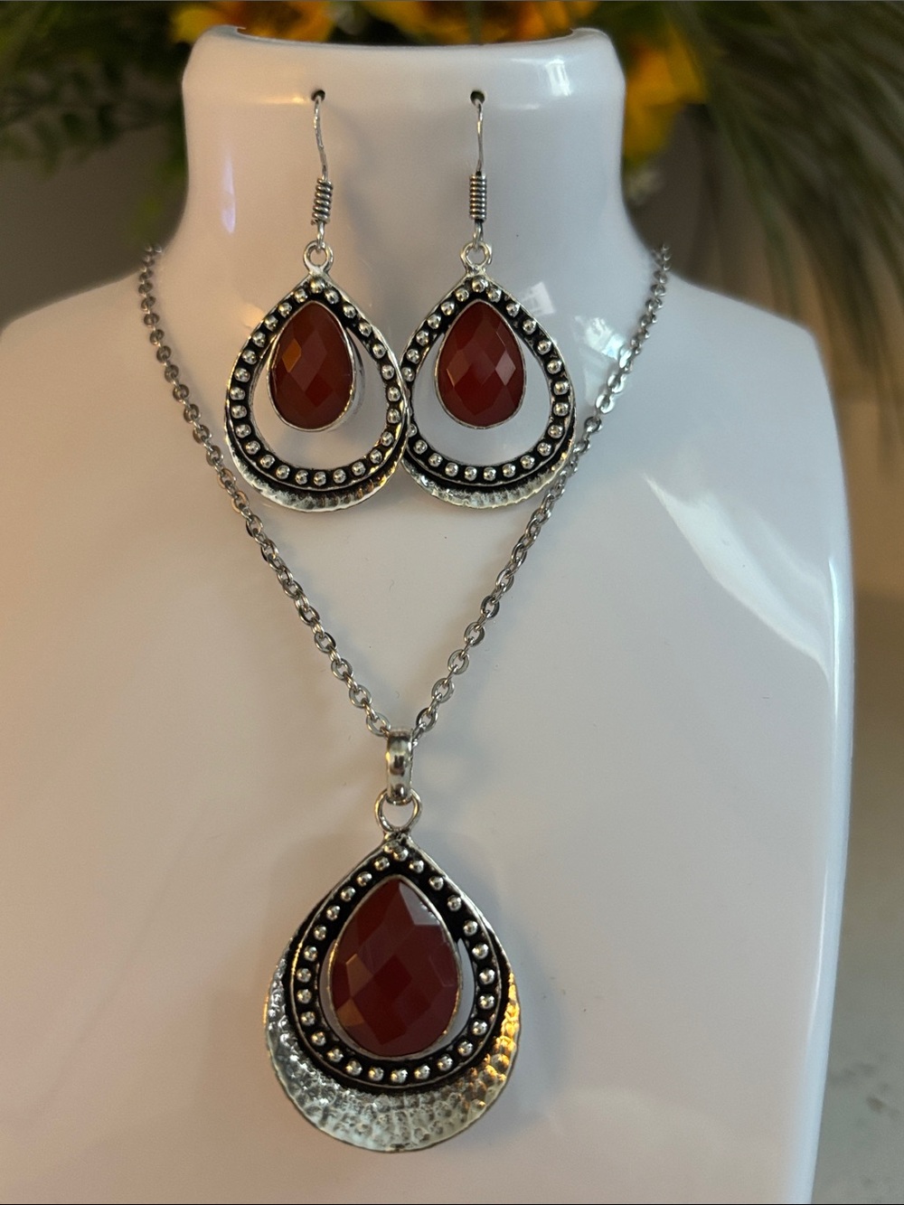 Sterling Silver Teardrop Carnelian Gemstone Necklace & Earring Set